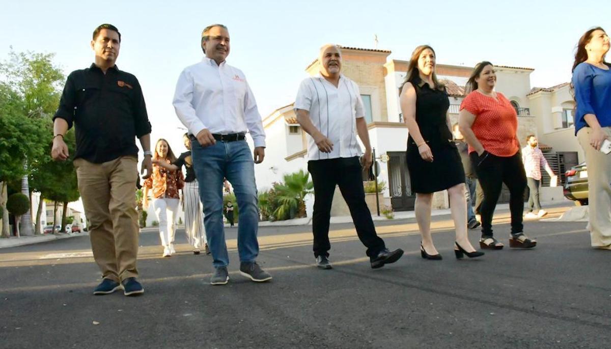 Entrega Toño Astiazarán recarpeteo de cerrada en Valle del Lago Entrega Toño Astiazarán recarpeteo de cerrada en Valle del Lago