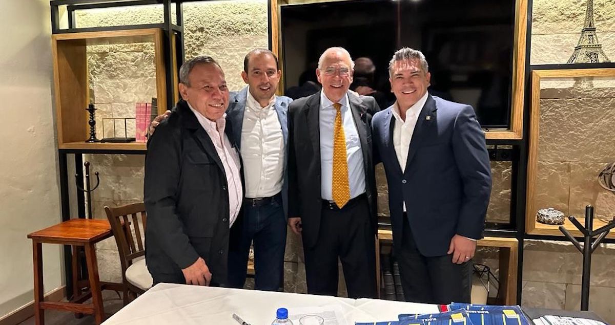 Piden PAN, PRI y PRD a José Ángel Gurría conformar un grupo de expertos para construir proyecto de cambio positivo para México Piden PAN, PRI y PRD a José Ángel Gurría conformar un grupo de expertos para construir proyecto de cambio positivo para México