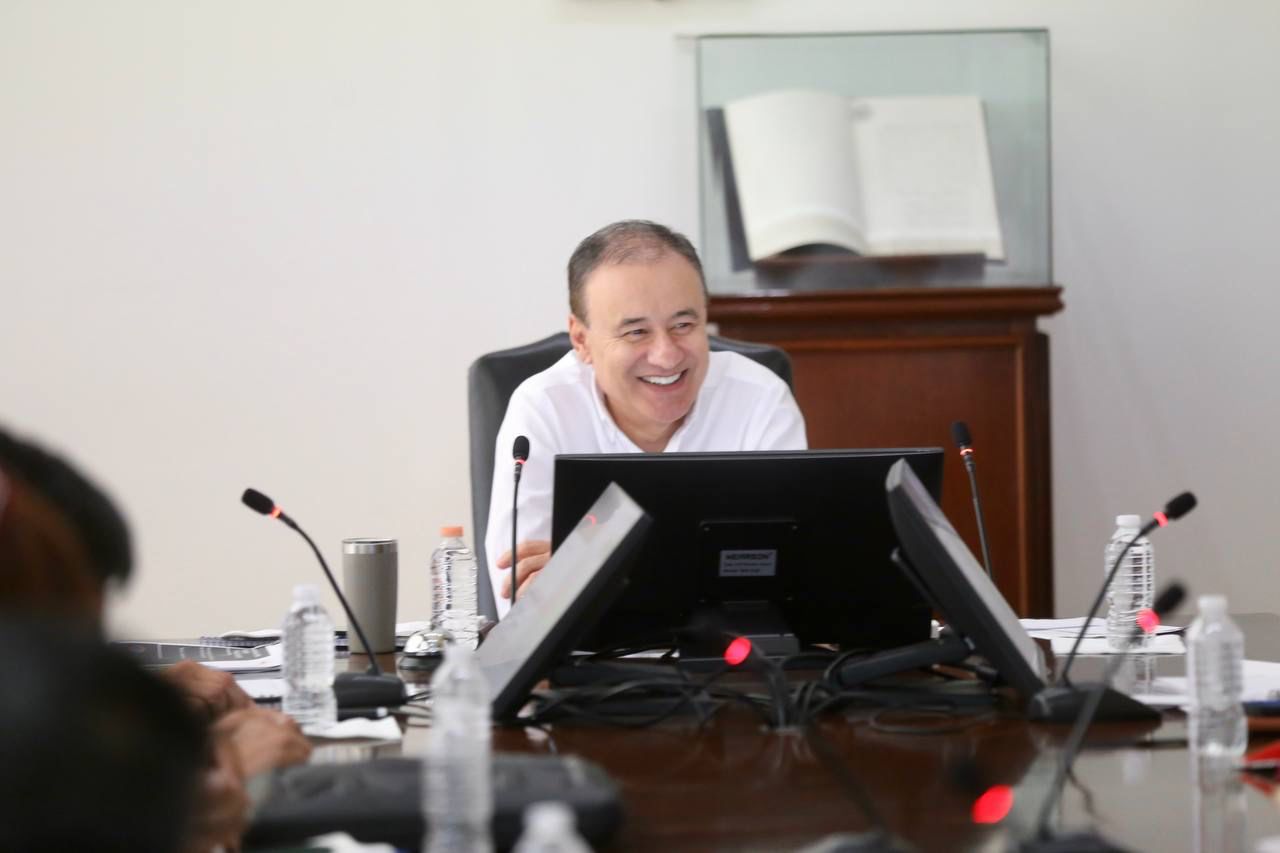 Trabajamos en un plan de infraestructura hídrica para resolver escasez de agua en Hermosillo y Cajeme: Alfonso Durazo Trabajamos en un plan de infraestructura hídrica para resolver escasez de agua en Hermosillo y Cajeme: Alfonso Durazo