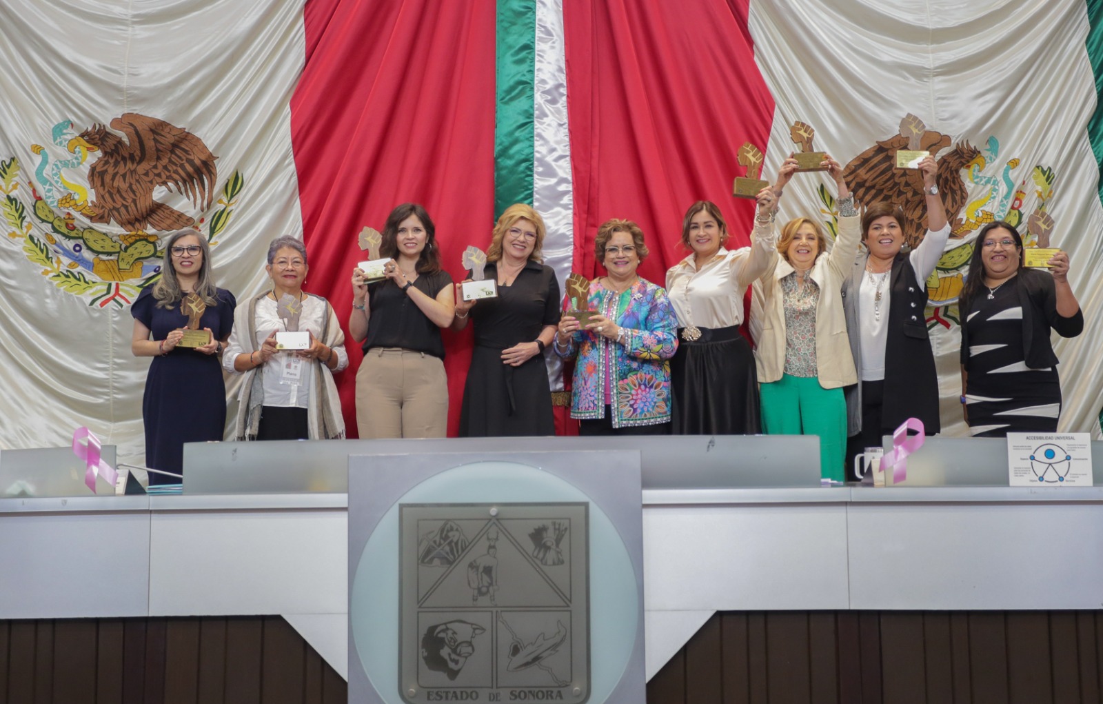 Entrega Congreso de Sonora Presea del Poderío de las Mujeres 2023 a nueve ciudadanas