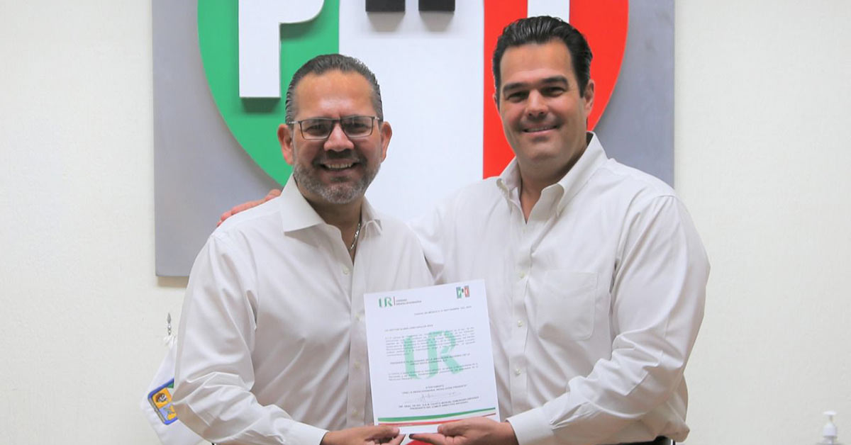 Da Rogelio Díaz Brown bienvenida a Ulises Cristópulus Ríos como Presidente Filial de la Unidad Revolucionaria