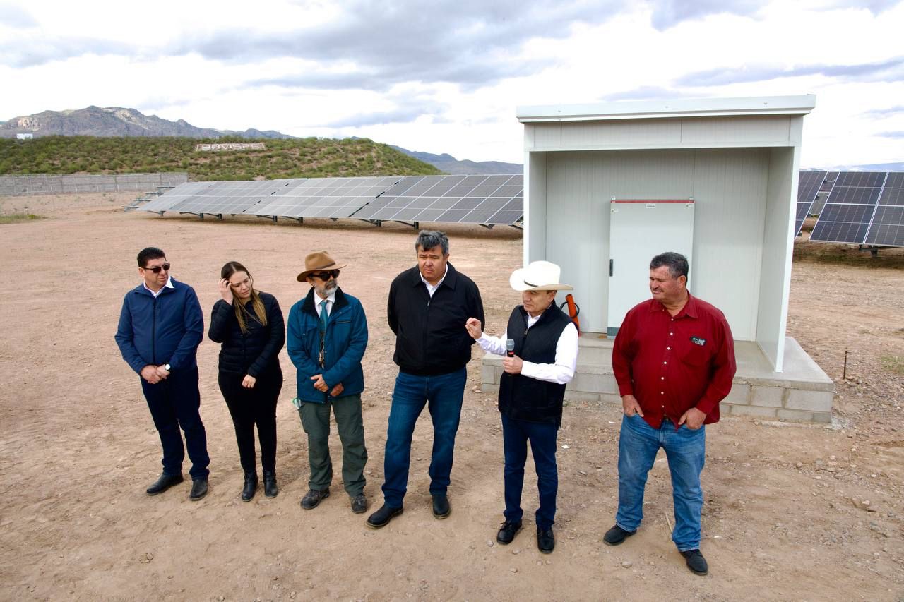 Gobernador Alfonso Durazo pone en marcha planas solares en Bavispe y Huachineras