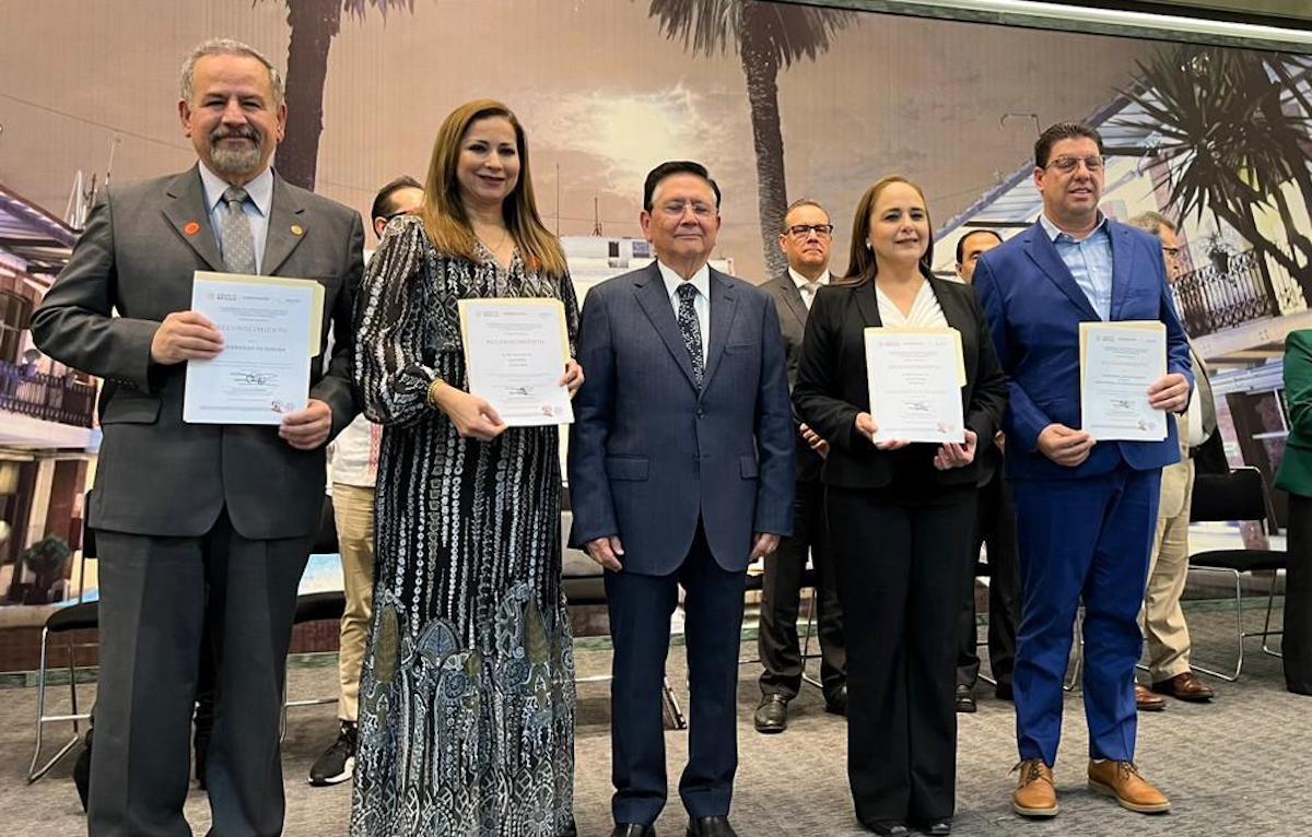 Recibe Karla Córdova reconocimiento por el “Desempeño Municipal y Buenas Prácticas Municipales 2023” Recibe Karla Córdova reconocimiento por el “Desempeño Municipal y Buenas Prácticas Municipales 2023”