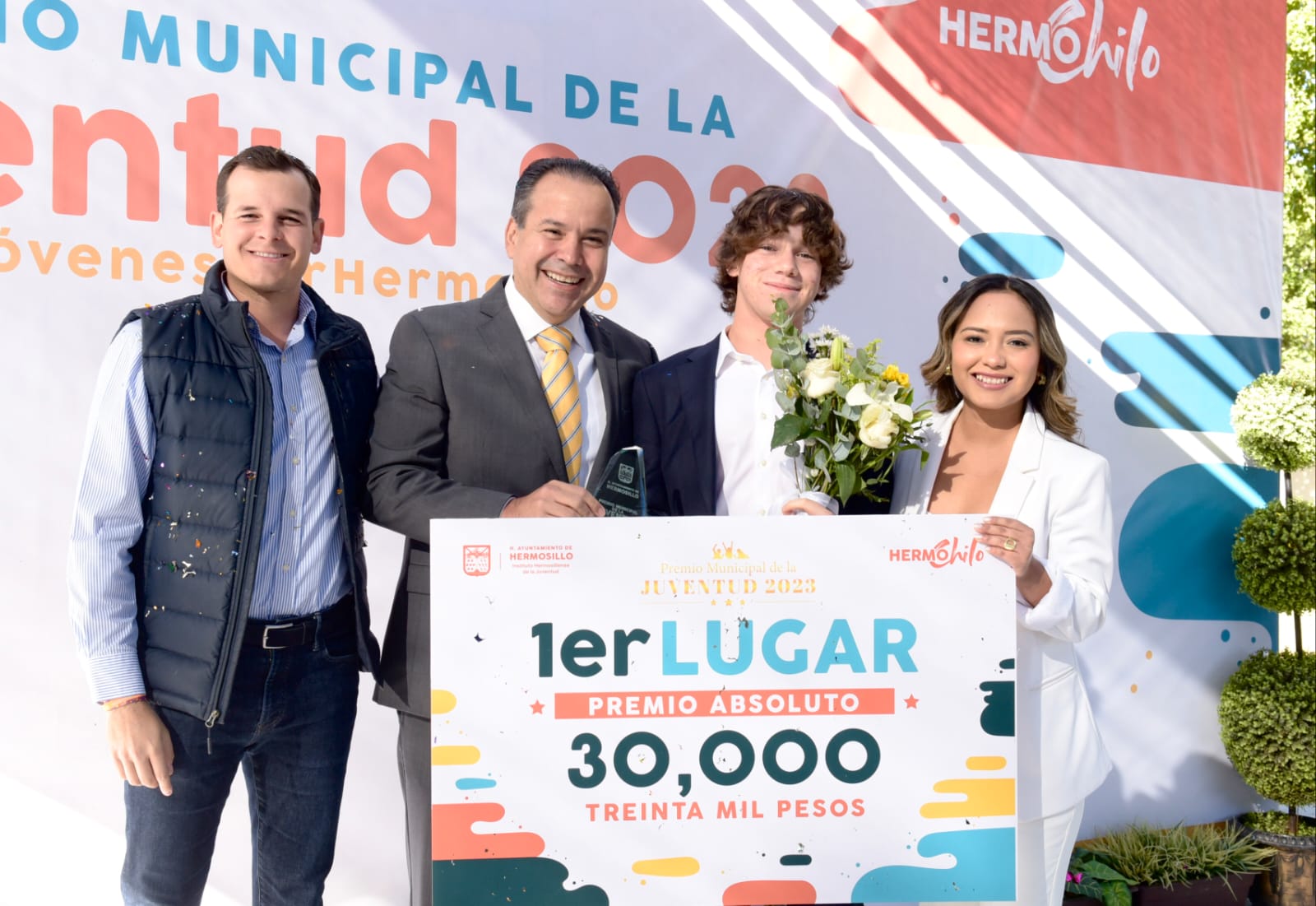Entrega Toño Astiazarán Premio Municipal de la Juventud 2023