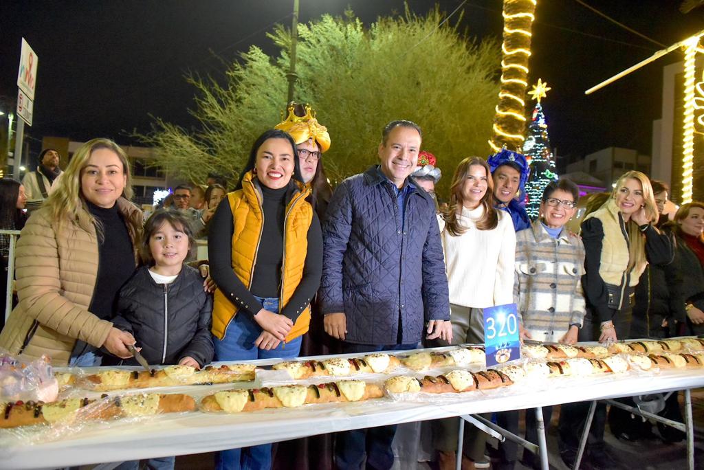 Celebran Toño Astiazarán y ciudadanía con la Rosca de Reyes más grande de Hermosillo Celebran Toño Astiazarán y ciudadanía con la Rosca de Reyes más grande de Hermosillo