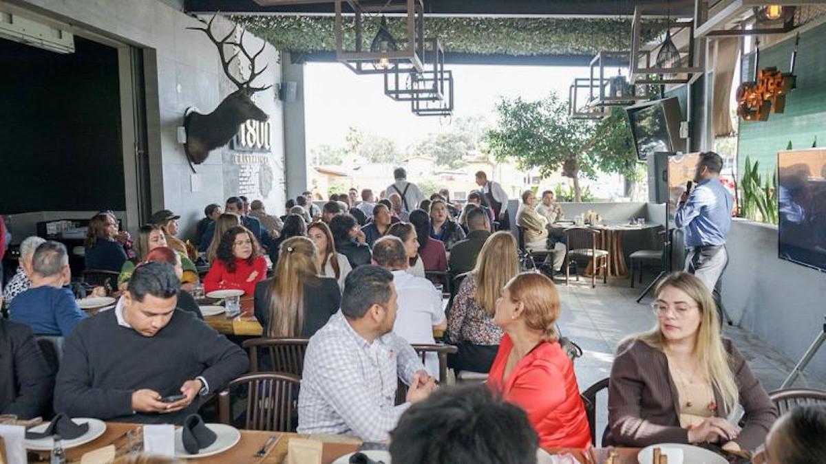 Expone Gobierno de Sonora destinos de playa y Pueblos Mágicos ante empresarios de la industria turística de Baja California