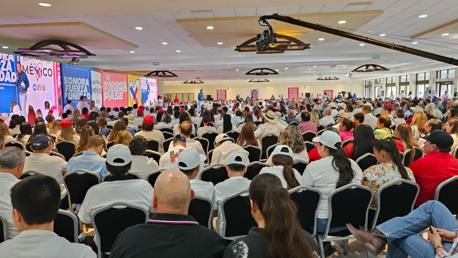No a la continuidad de gobiernos ineptos e inútiles: Beltrones