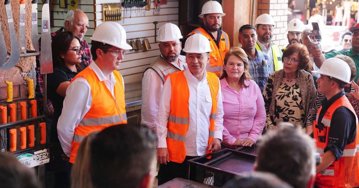 Acompaña Gobernador a locatarios en supervisión de modernización del Mercado Municipal en Navojoa