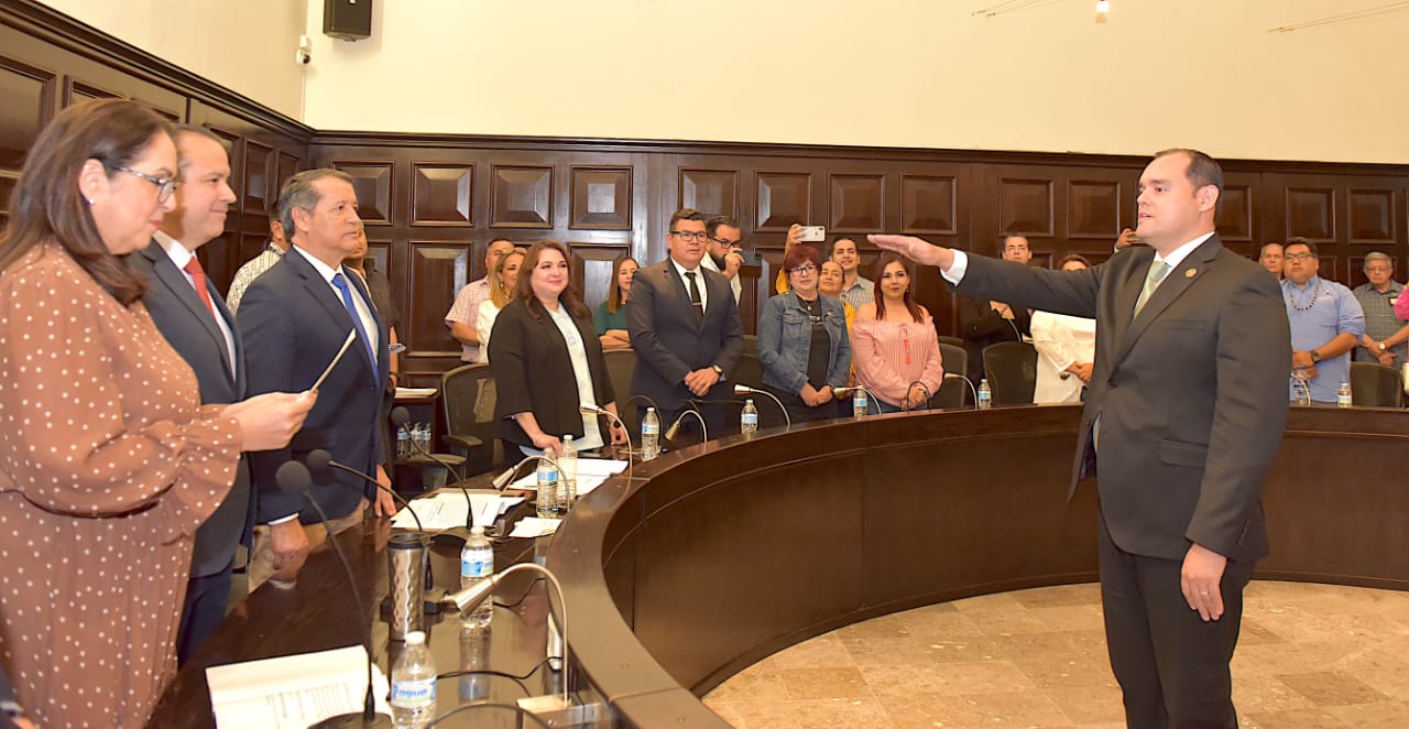 Solicita licencia Antonio Astiazarán