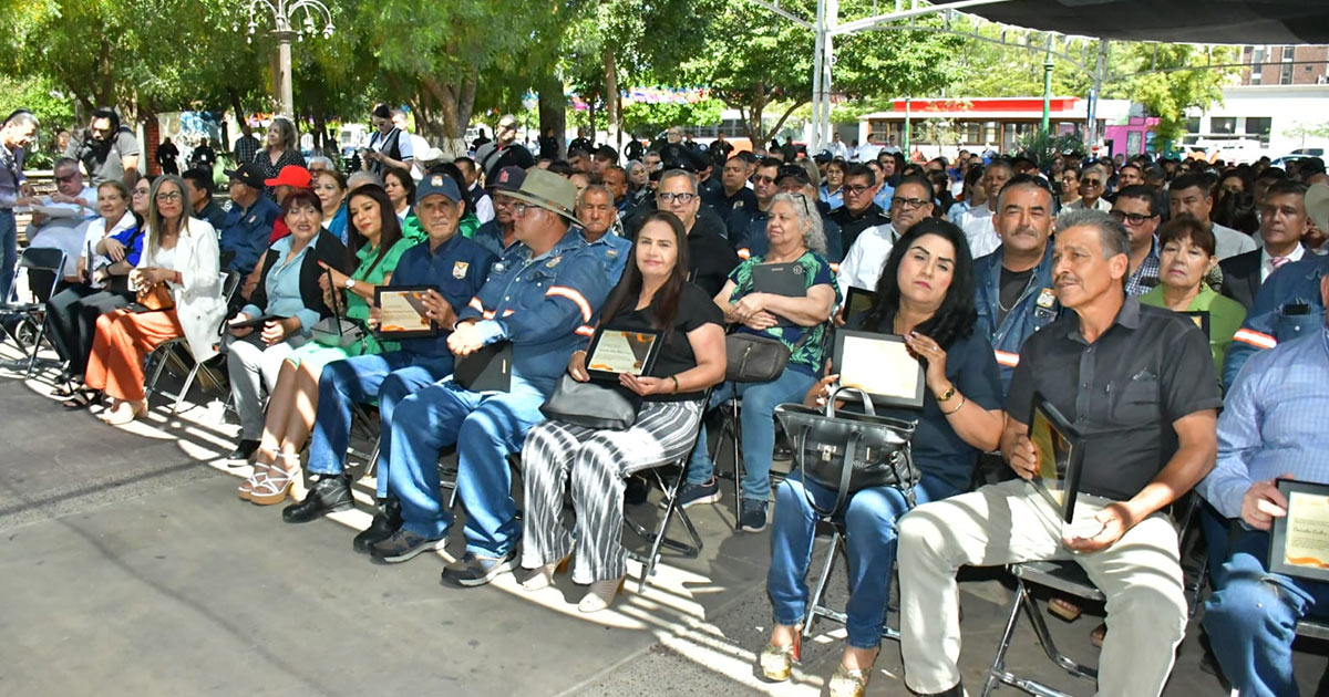 Reconoce Ayuntamiento a servidoras y servidores públicos