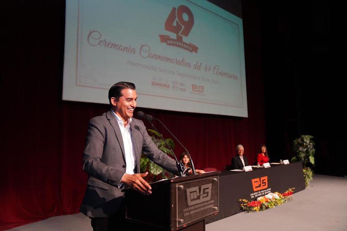 Conmemoran autoridades educativas 49 aniversario de Cobach Sonora