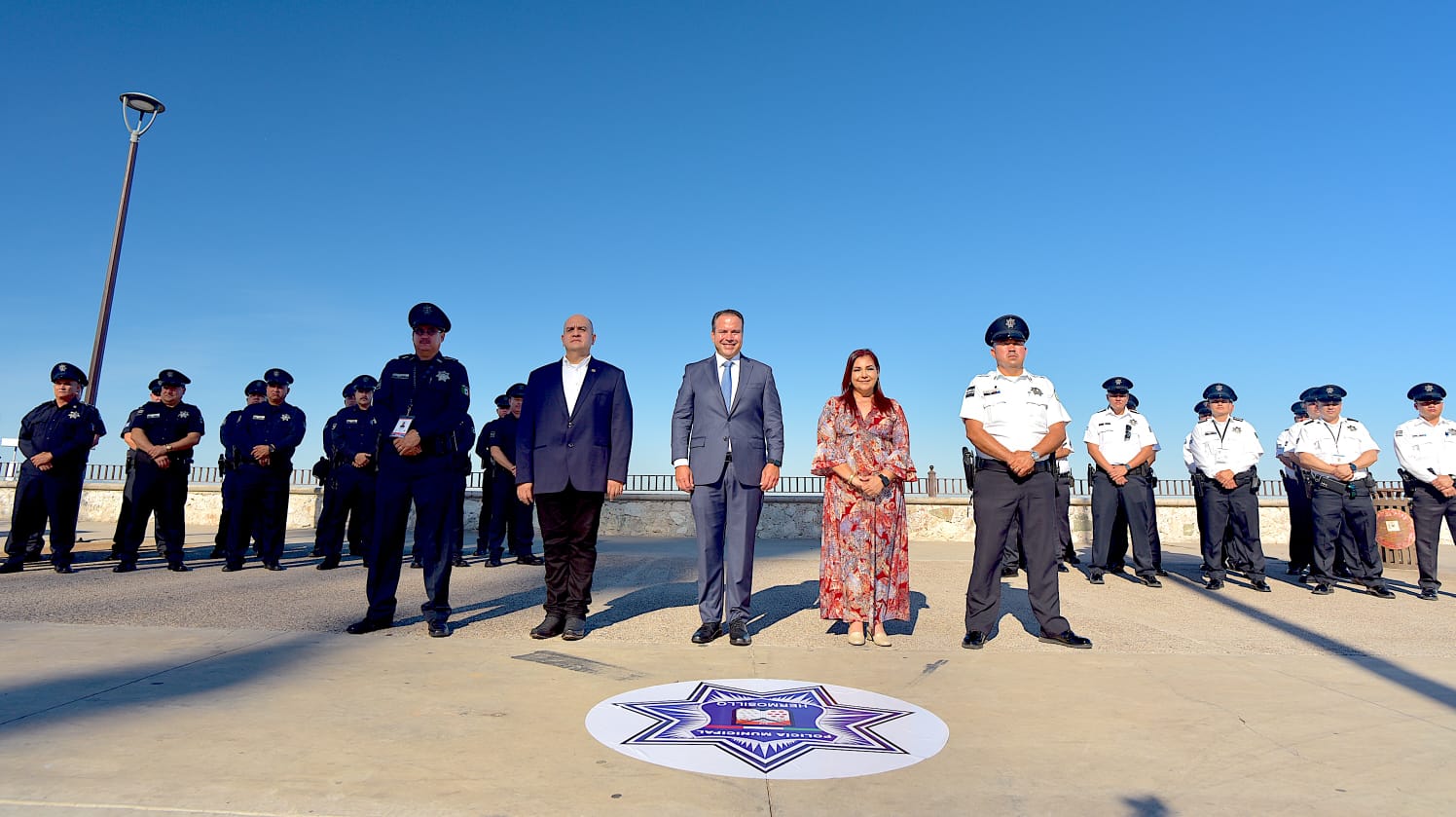 Preside Toño Astiazarán ceremonia cívica e izamiento de bandera