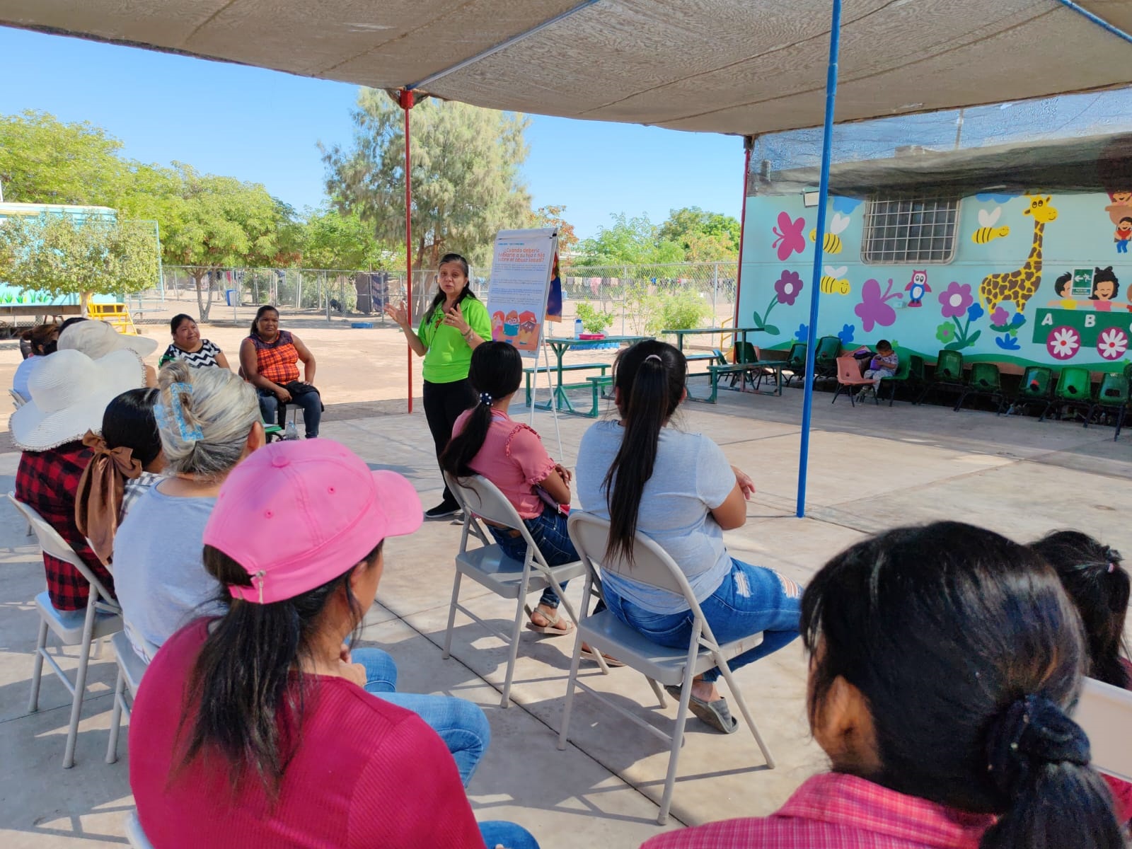 Imparte Gobierno Municipal plática de prevención de abuso a madres de familia Imparte Gobierno Municipal plática de prevención de abuso a madres de familia