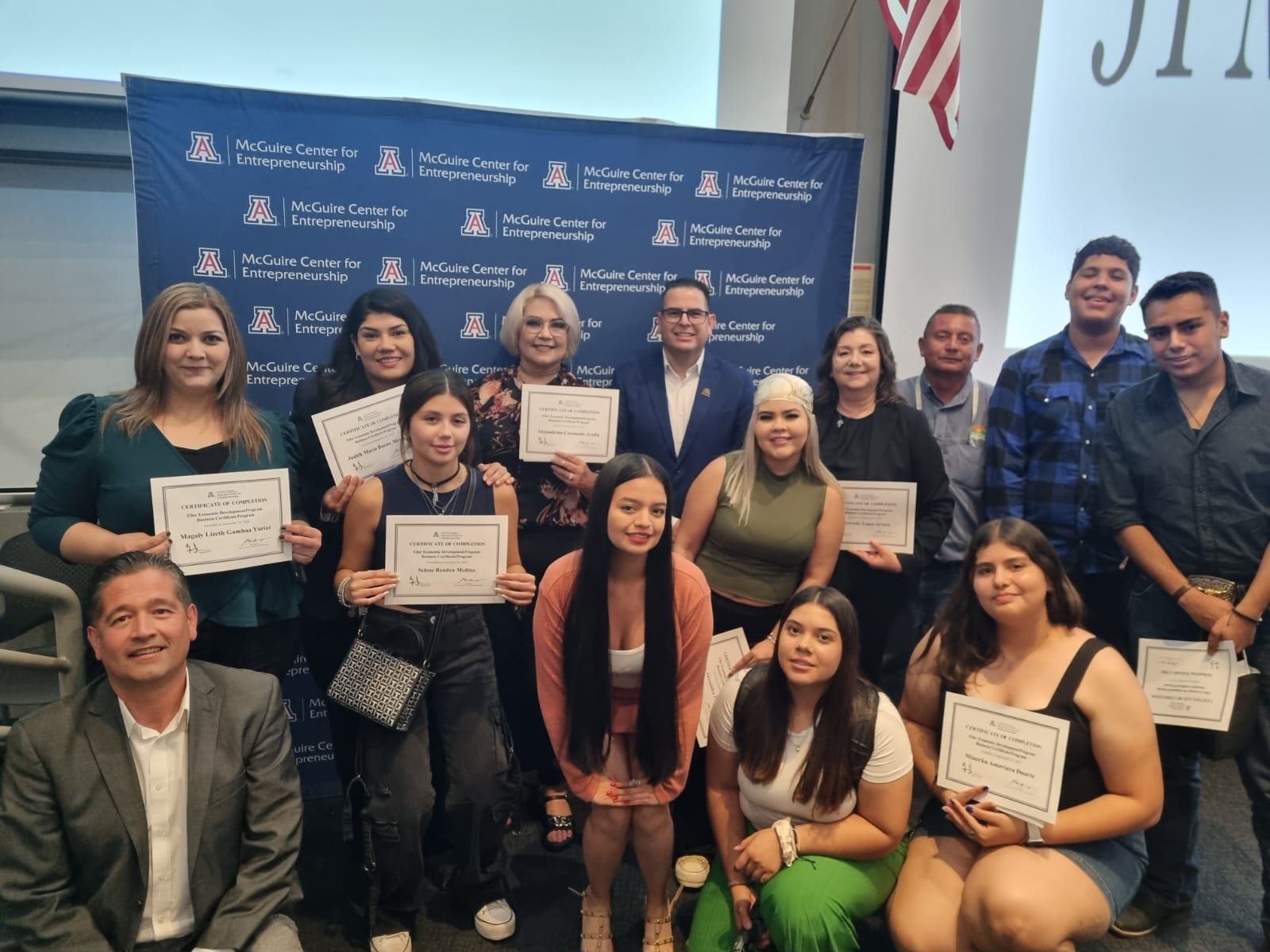 Docentes y estudiantes de Unisierra reciben certificación internacional en la Universidad de Arizona