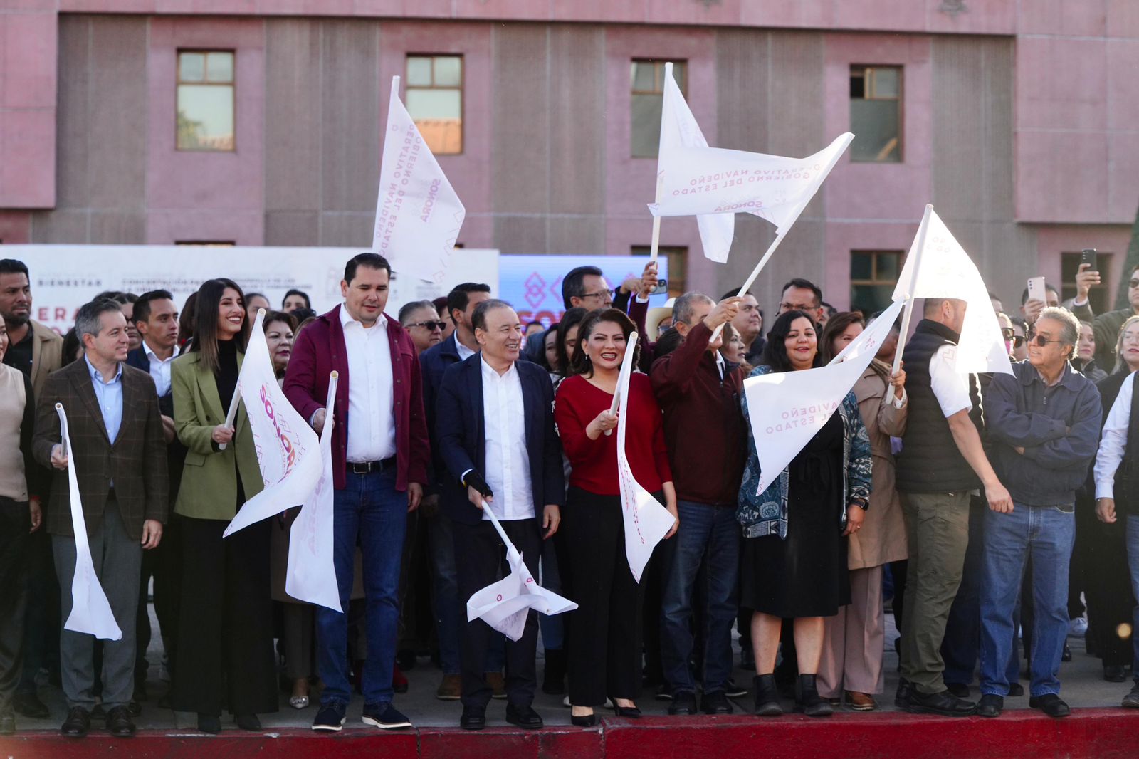 Gobernador Durazo lleva apoyos a familias de los 72 municipios con Operativo Navideño 2024