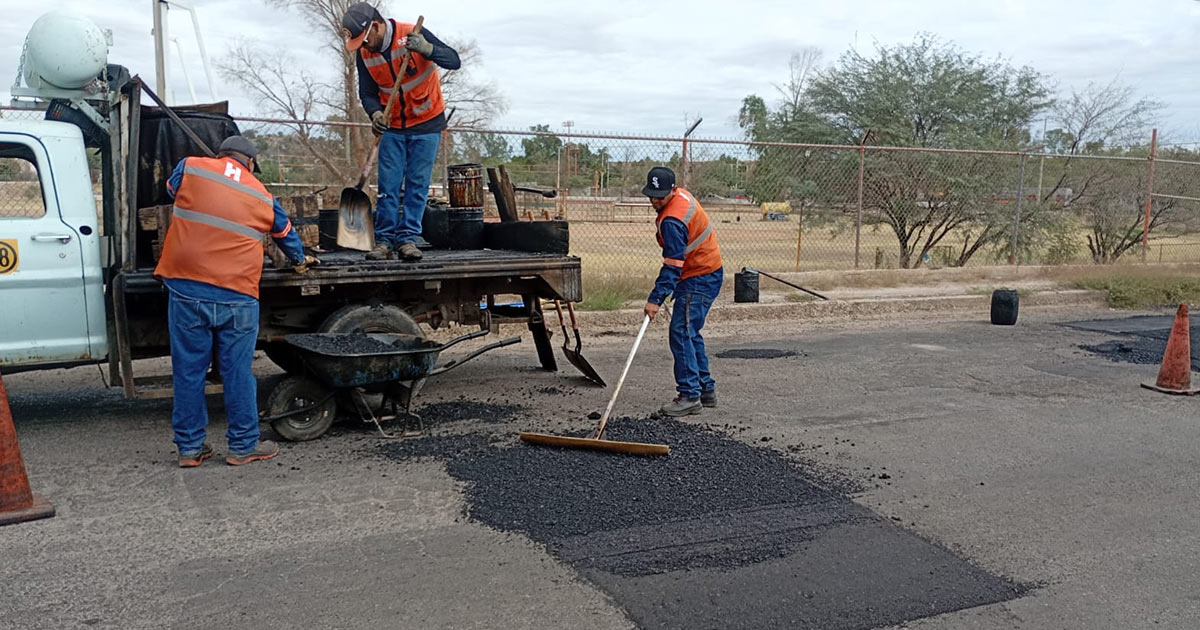 Realiza Ayuntamiento de Hermosillo trabajos de bacheo durante este martes 18 de noviembre