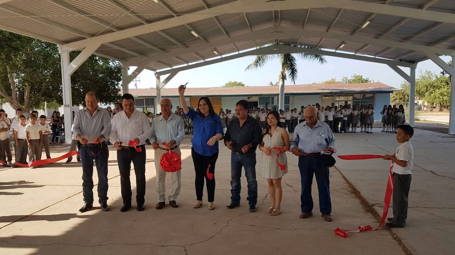 400 estudiantes beneficiados con gestión de Brenda Jaime
