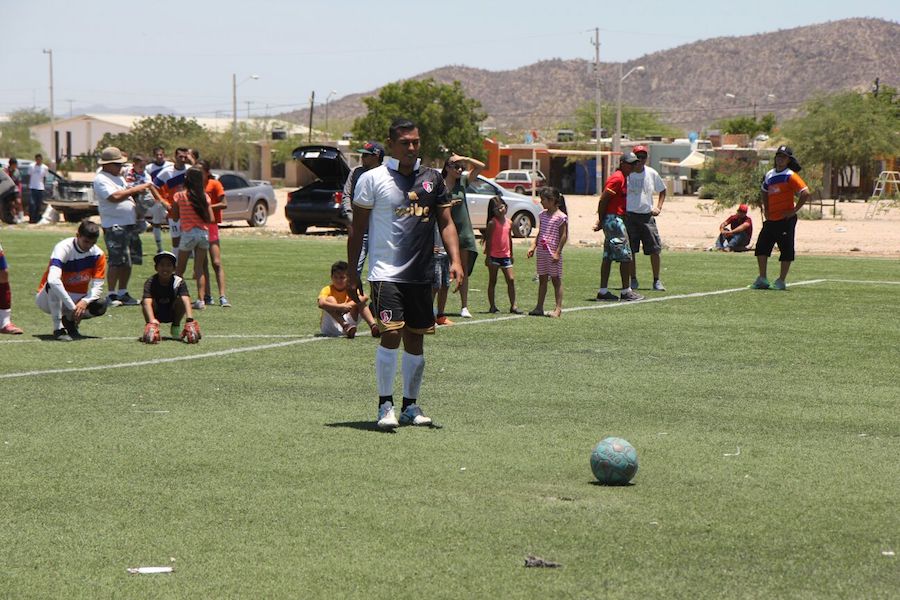 Familias de las colonias Villa Hermosa y Palo Verde, beneficiarias de «Goles que Alivianan» Familias de las colonias Villa Hermosa y Palo Verde, beneficiarias de «Goles que Alivianan»