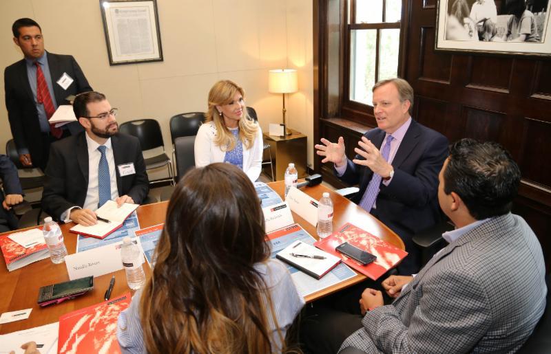 Supervisa Gobernadora Pavlovich programa Sonorenses de 100