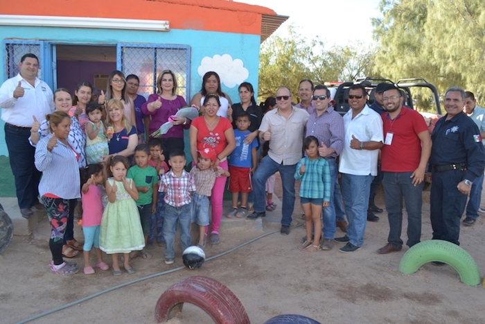 Cumple alcaldesa Karina García con jardín de niños en ejido San Pedro