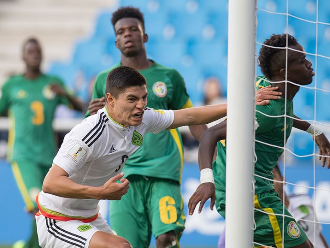 México pasa a cuartos tras ganar a Senegal en el penúltimo minuto México pasa a cuartos tras ganar a Senegal en el penúltimo minuto