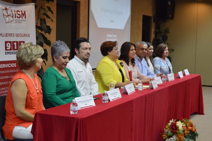 Suman más de mil 400 mujeres en seminarios Mujeres por Mujeres
