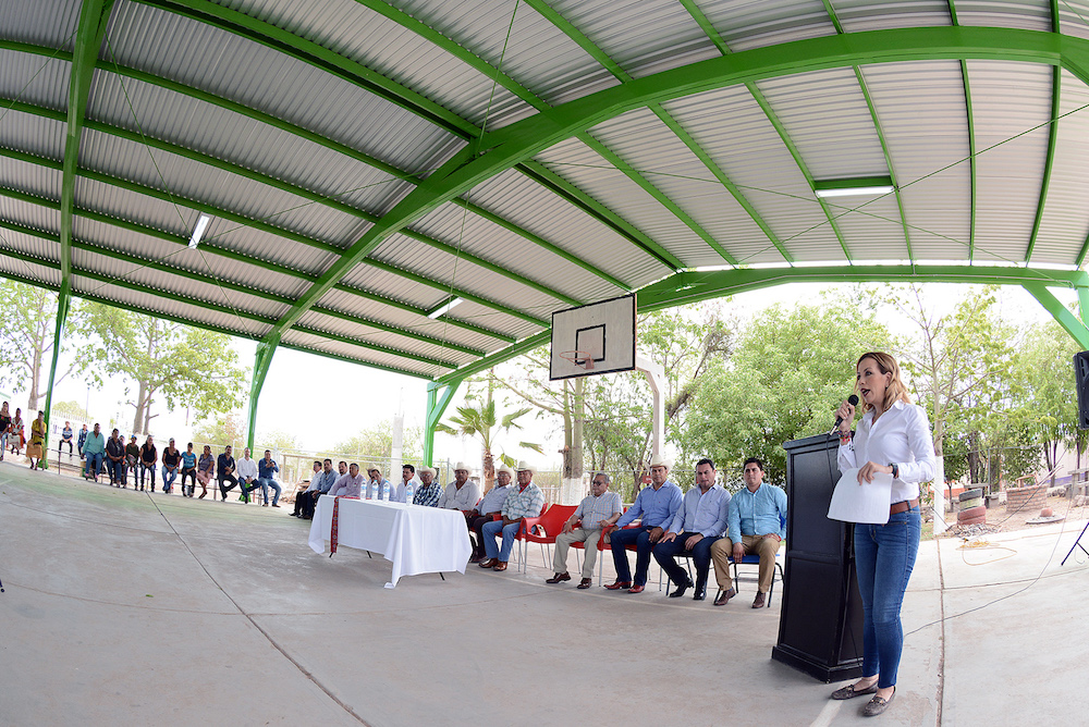Entrega Ayuntamiento de Cajeme tejaban en telesecundaria 141