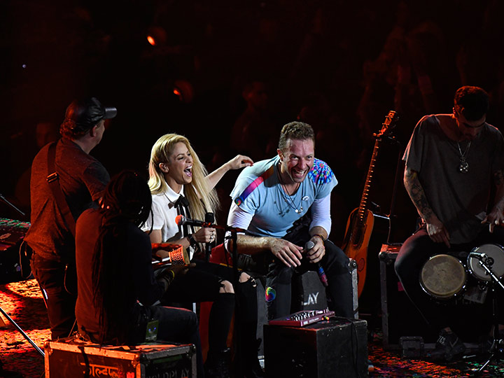Shakira y Chris Martin cantan en español en cumbre del G20