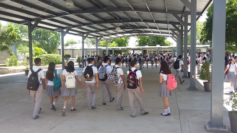 Regresan preparatorias estatales a clases con normalidad