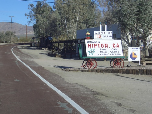 Nipton, California se vendió, crearán un paraíso marihuanero