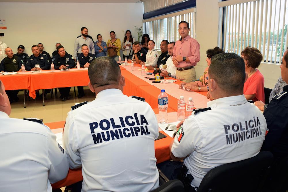Imparten taller de desarrollo humano a policías de Hermosillo