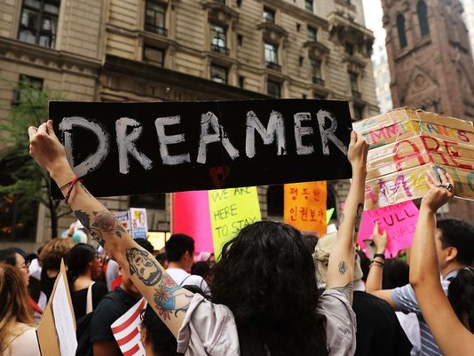 Todos “apoyarán” a los DACA. Y a los que aquí y ahora tienen hambre