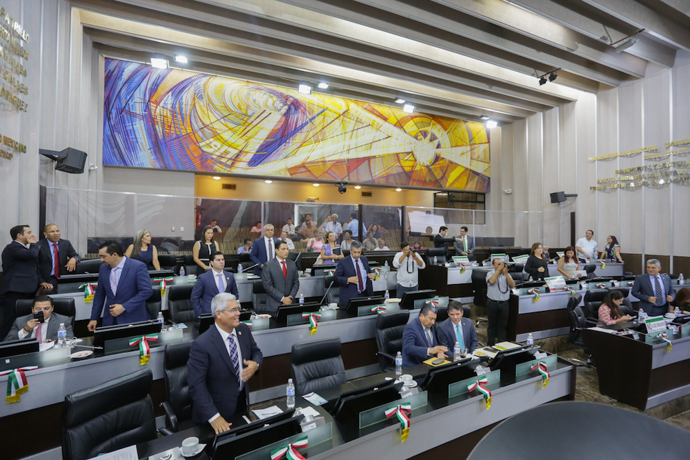 Legislan a favor de mujeres embarazadas