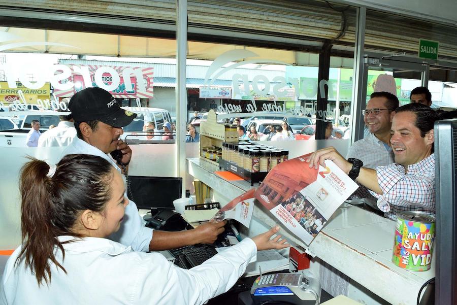 Lleva Maloro Acosta buenas noticias a locatarios del Mercado No. 2