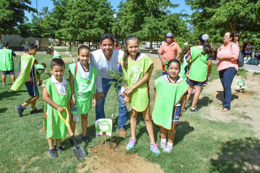 Reforesta Ayuntamiento Parque Madero