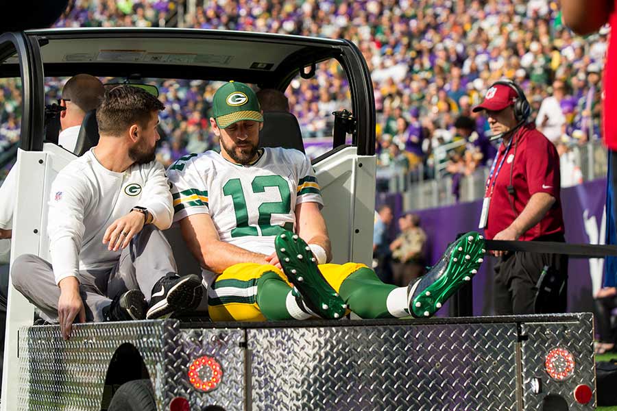 Aaron Rodgers sufre fractura en derrota de Green Bay