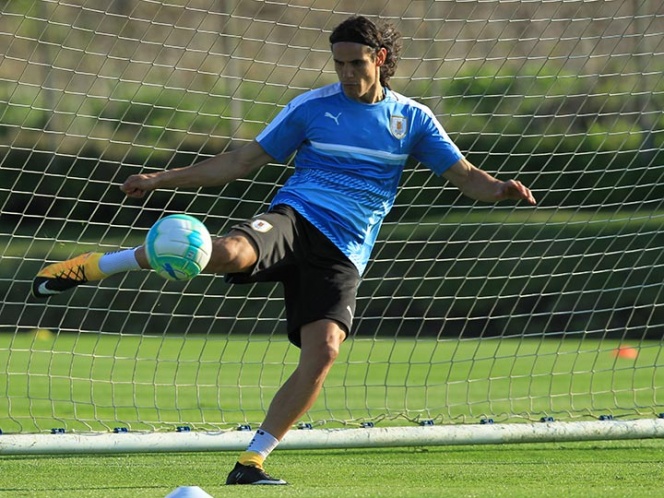 Cavani revela cómo solucionó problema con Neymar