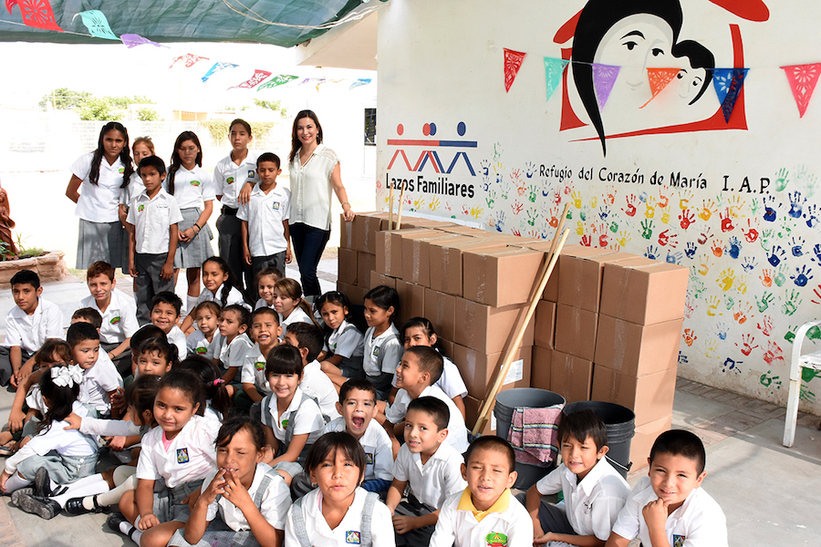 Entrega DIF Cajeme apoyos al refugio Corazón de María