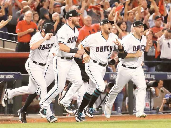 Con cuatro triples, los D-Backs doblan a los Rockies Con cuatro triples, los D-Backs doblan a los Rockies