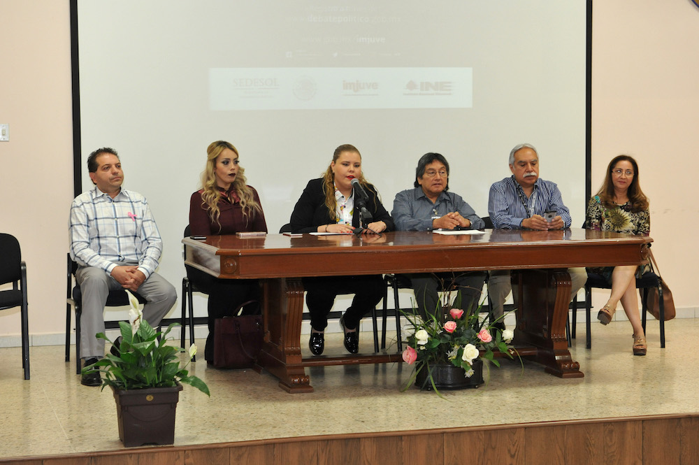 Participan jóvenes en Debate Político 2017