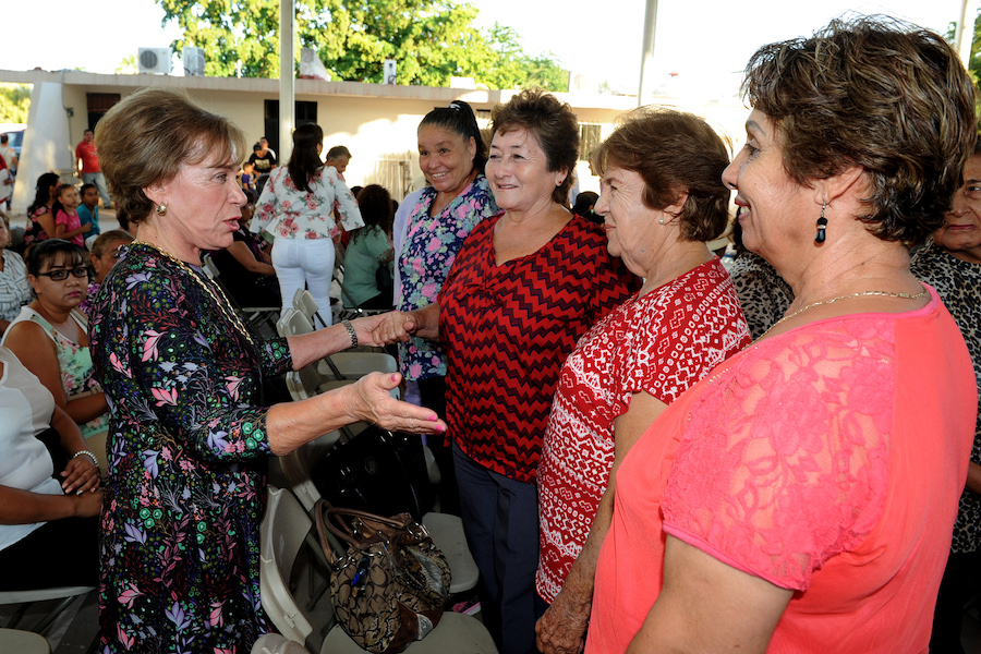 Reciben personas con discapacidad becas del Sistema DIF Sonora