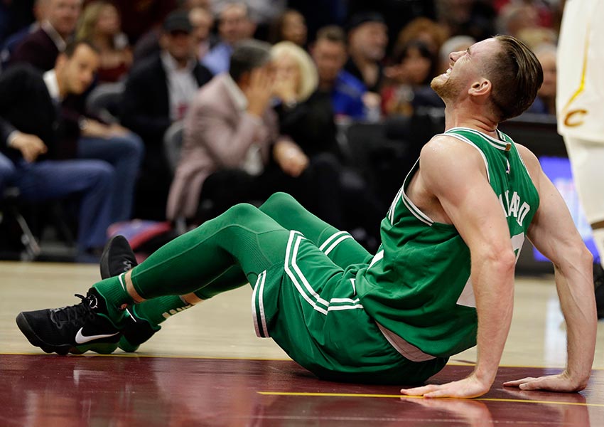 Fractura espeluznante en la NBA Fractura espeluznante en la NBA