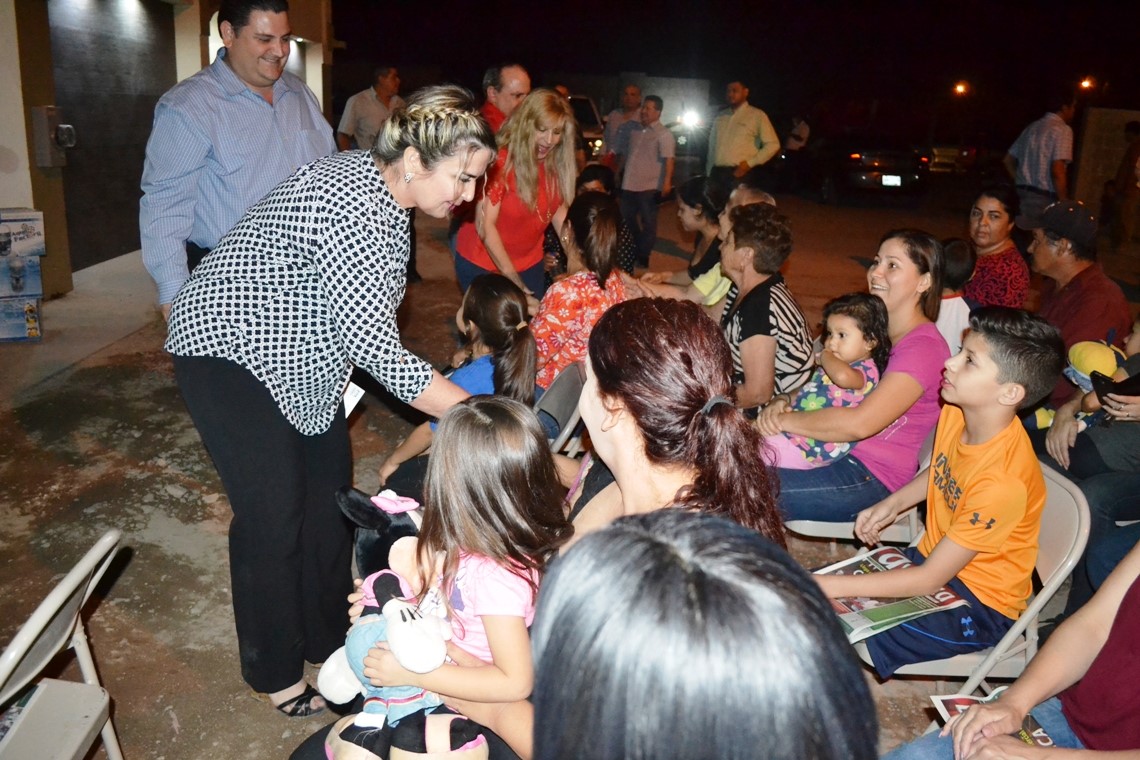 Anuncia alcaldesa pavimentaciones en la colonia Misiones de Kino Anuncia alcaldesa pavimentaciones en la colonia Misiones de Kino
