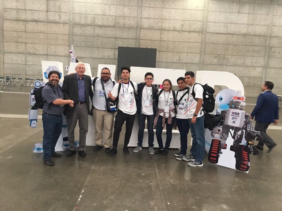 Logran estudiantes del COBACH pase al Mundial de Robótica