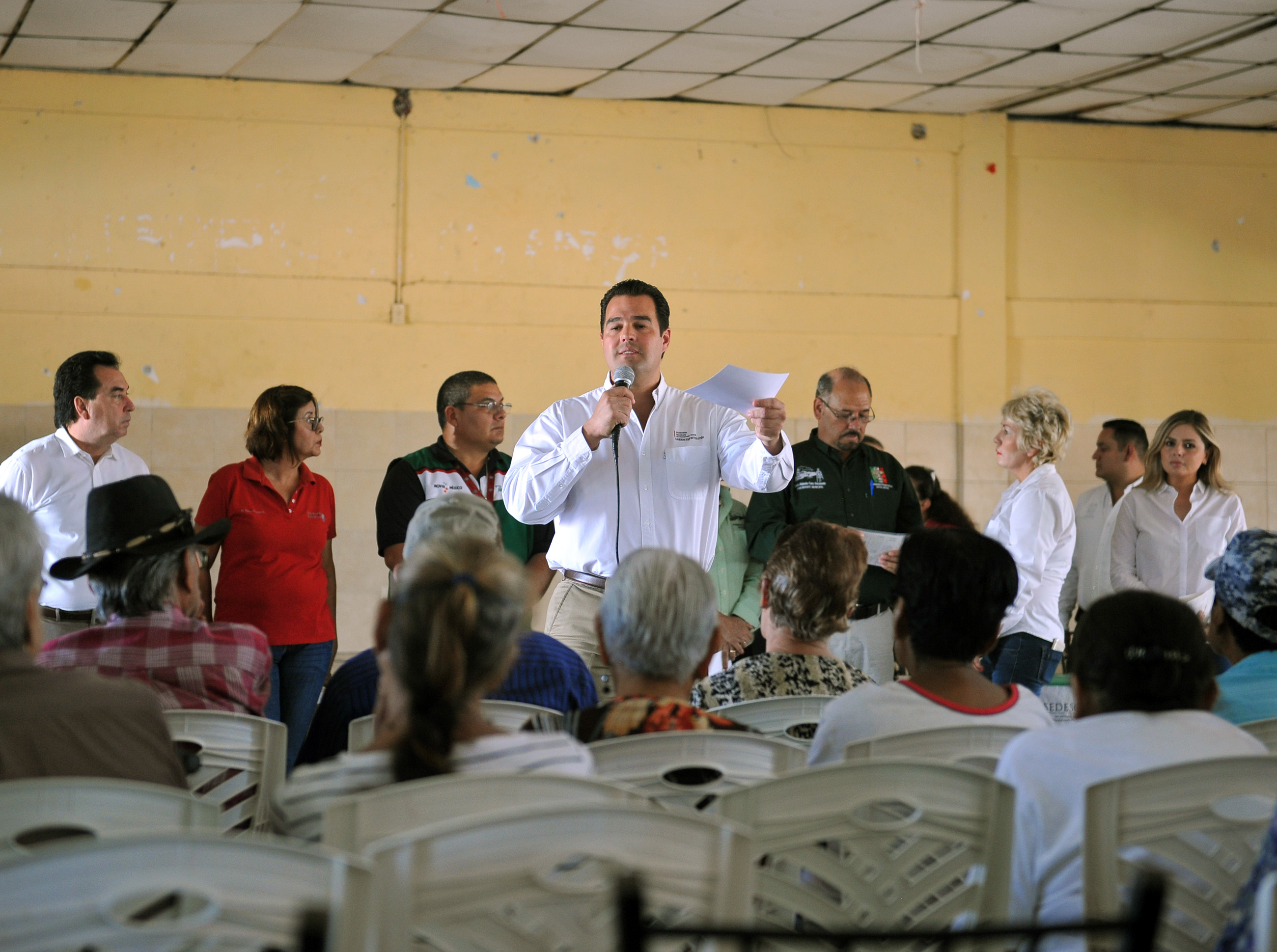 Supervisa Rogelio Díaz Brown acciones de Vivienda en Benjamín Hill