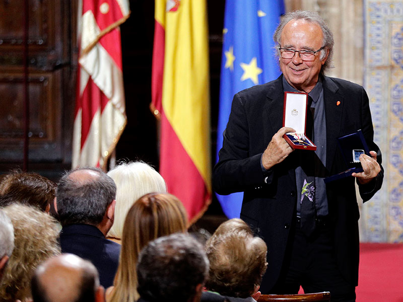 Serrat invoca a Benito Juárez para pedir diálogo sobre Cataluña Serrat invoca a Benito Juárez para pedir diálogo sobre Cataluña
