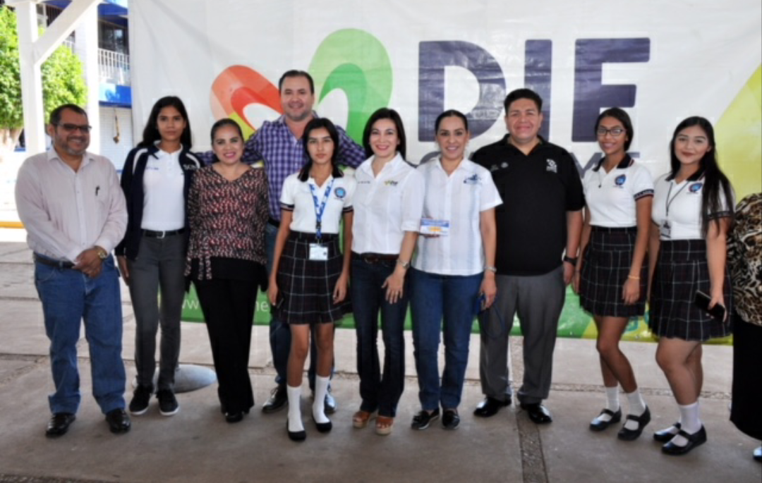 Entrega DIF Cajeme boletos para Béisbol en preparatorias