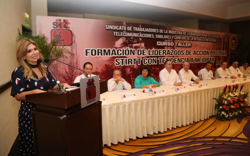 Capacitación continua es primordial para alcanzar el éxito: Gobernadora Pavlovich