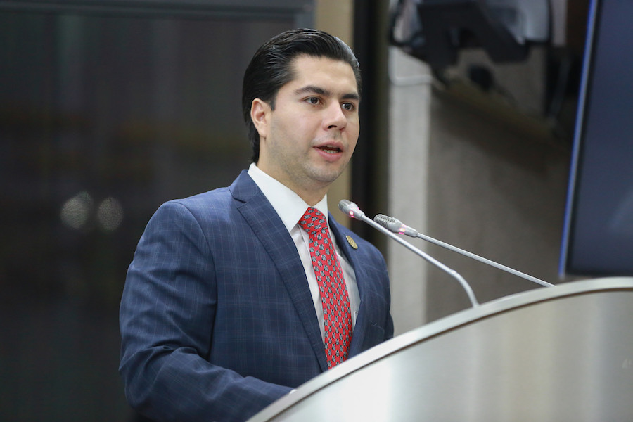 Exhorta Emeterio Ochoa a los municipios que ofrezcan incentivos fiscales