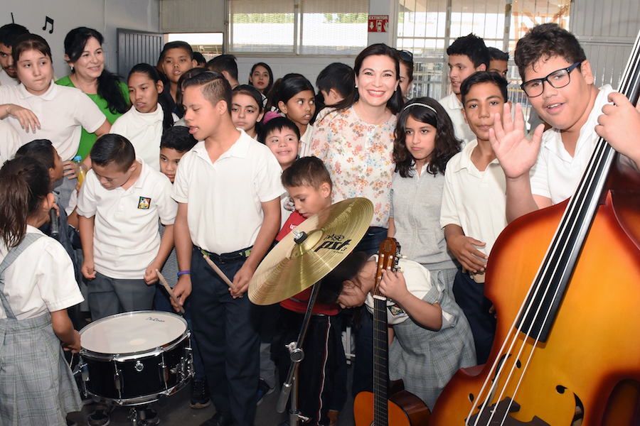 Entrega Ena Olea de Félix instrumentos musicales a CAM #52 Entrega Ena Olea de Félix instrumentos musicales a CAM #52